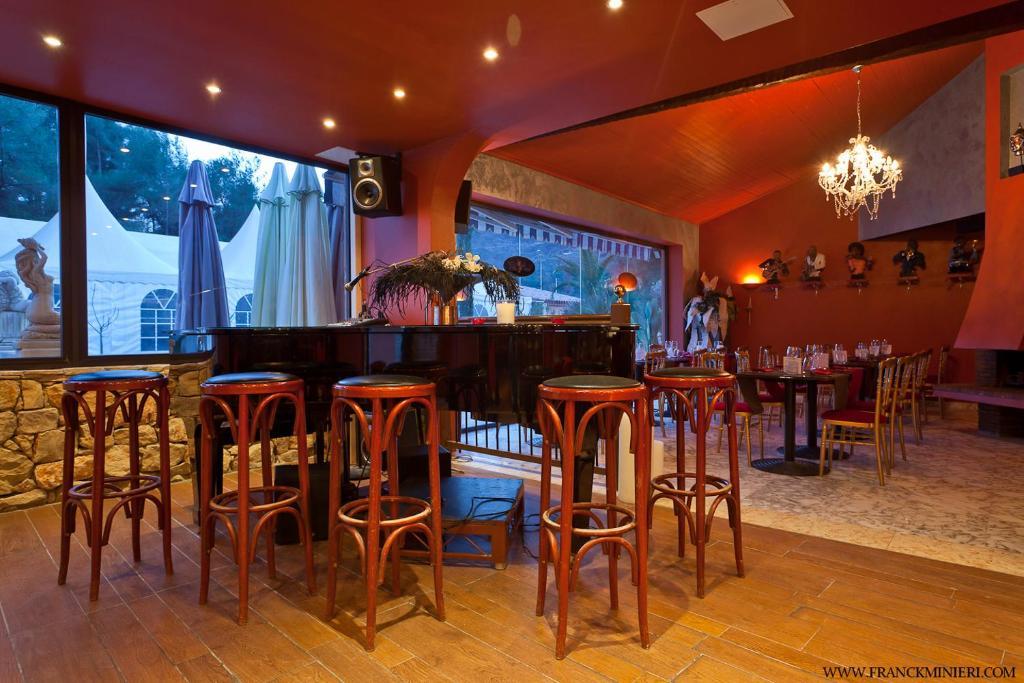 Villa Cyriel Contes  Екстериор снимка