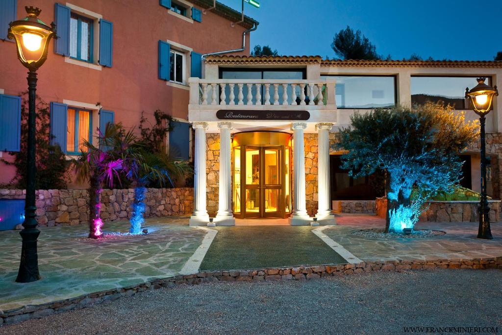 Villa Cyriel Contes  Екстериор снимка